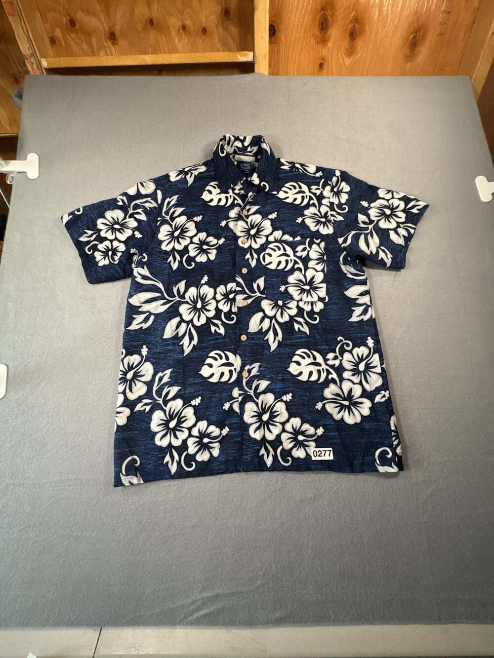 Extreme Gear Men's Blue and White Hibiscus Floral Print Hawaiian Button-Up Shirt